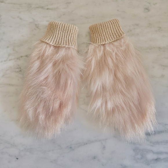 LIMITED EDITION Who What Wear x Target Faux Fur Mittens - Picture 2 of 4
